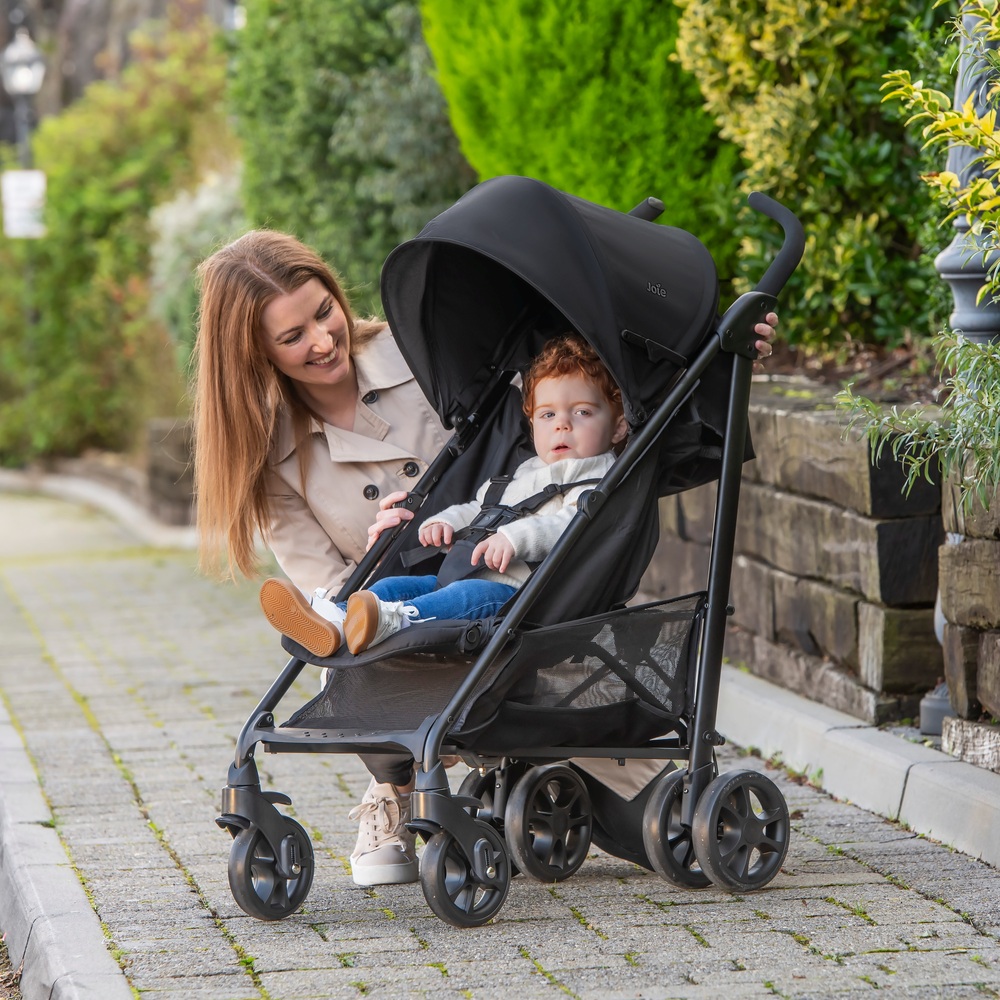 Joie Brisk Kinderwagen Kohle