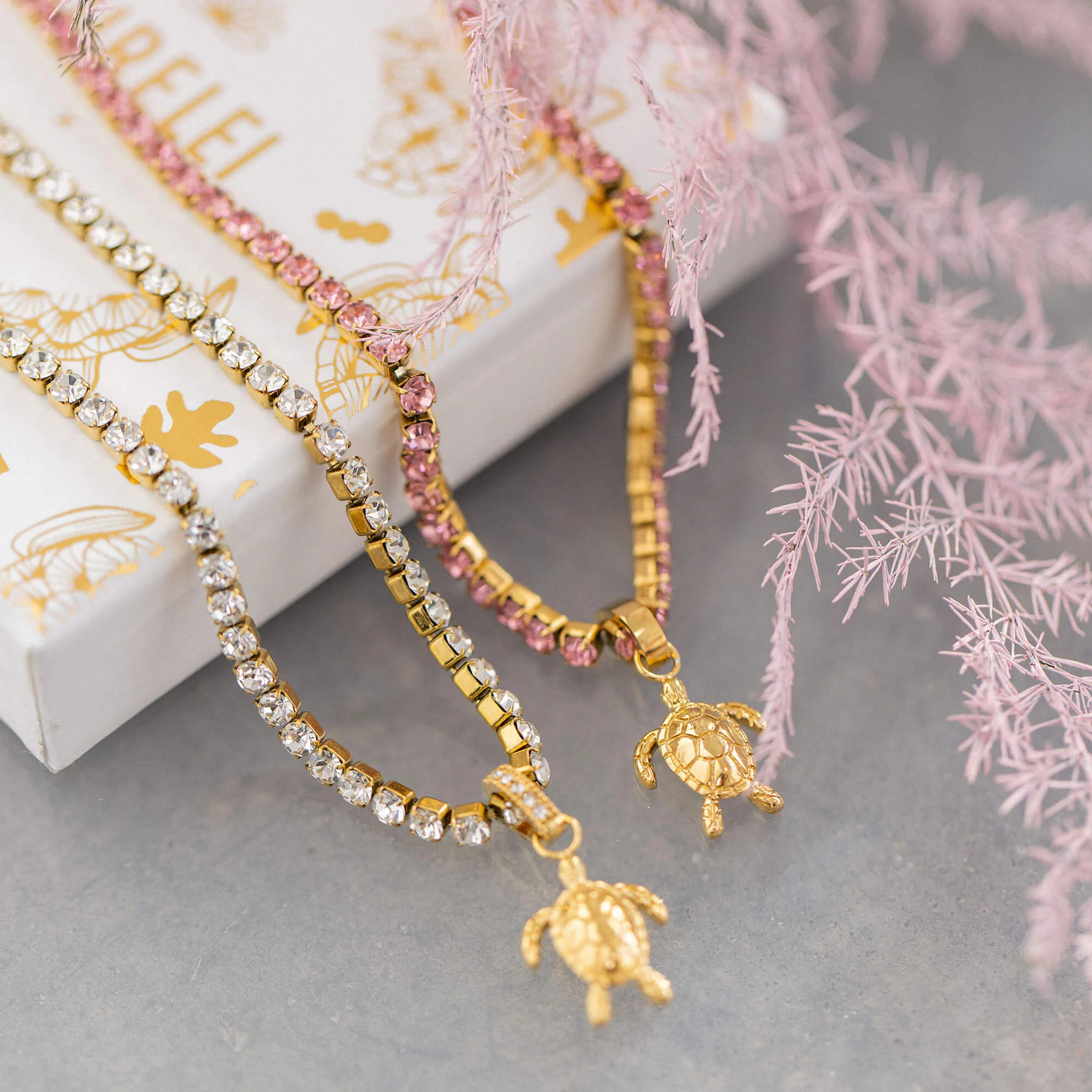 Honu White Kette