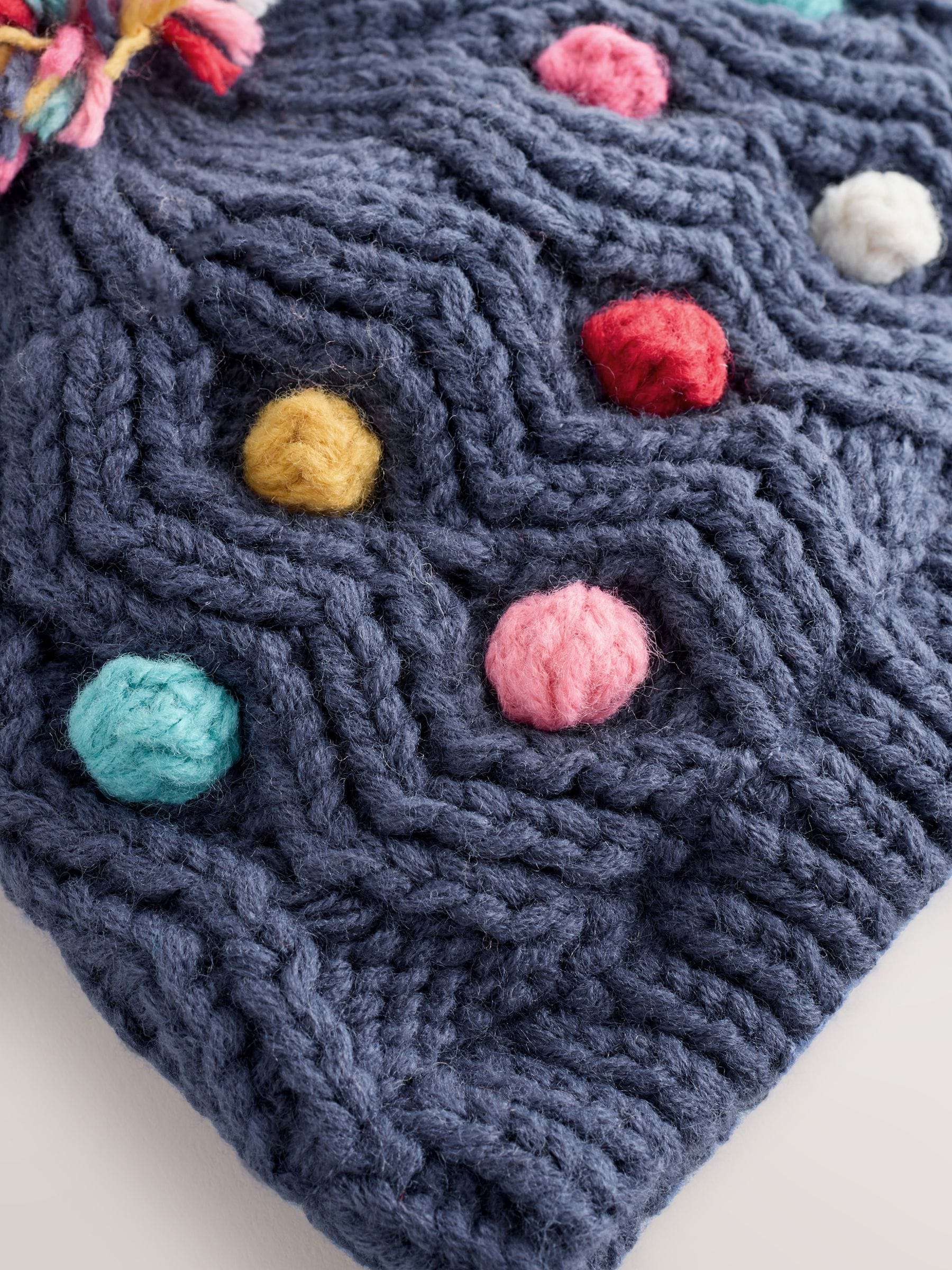 Marineblauw - Gebreide babymuts met vrolijke pompon (0mnd-2jr)