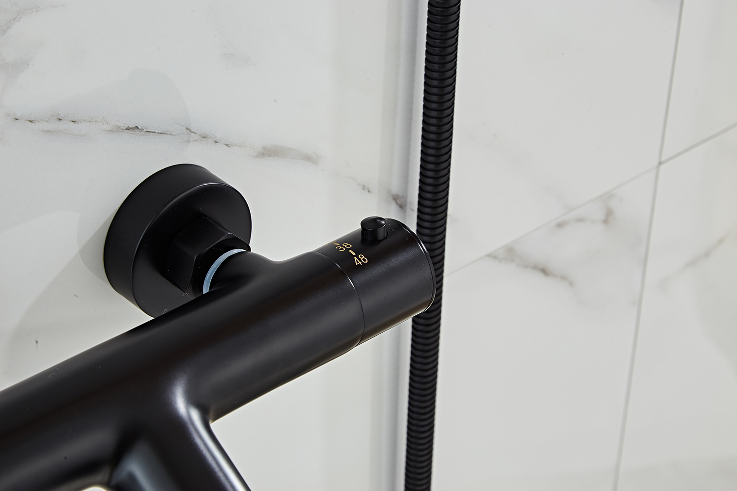 SCHADEMODEL: Saniclear Nero thermostatische opbouw badkraan zwart mat
