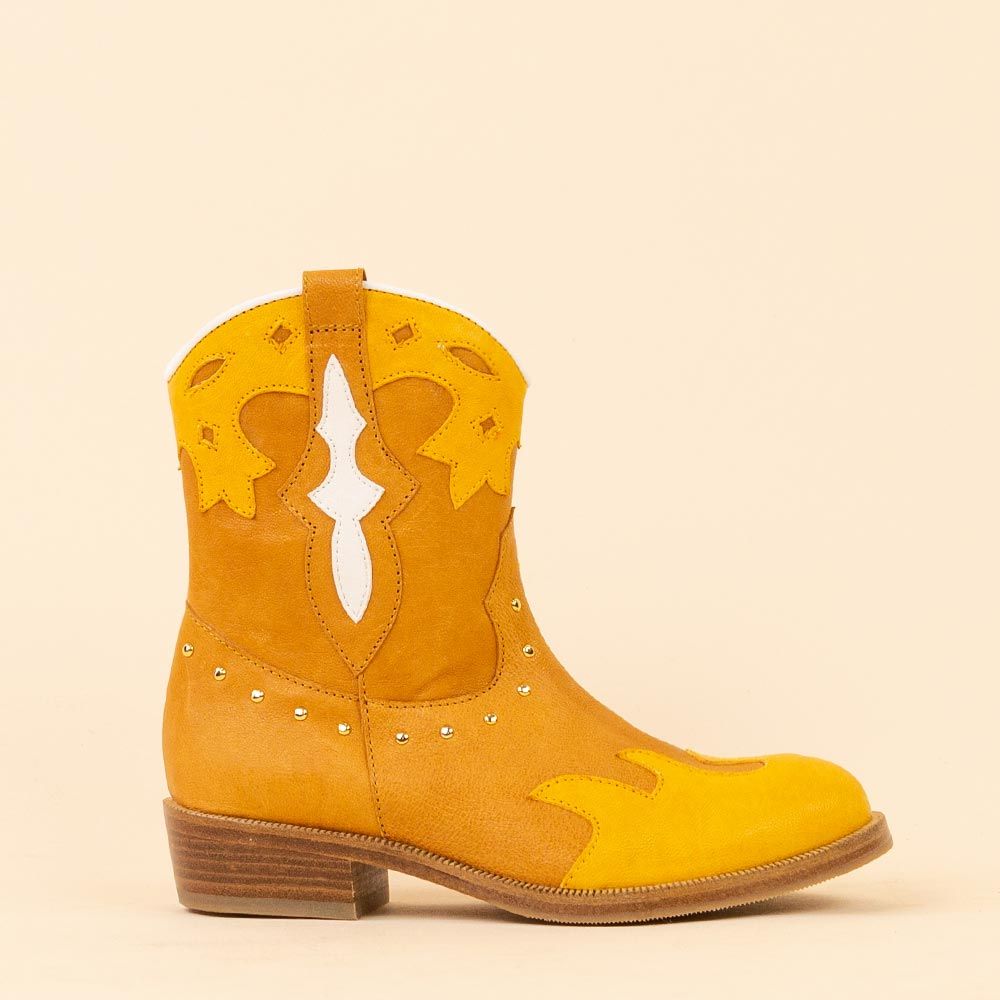 Zecchino d'Oro laag 3177 okergeel met studs