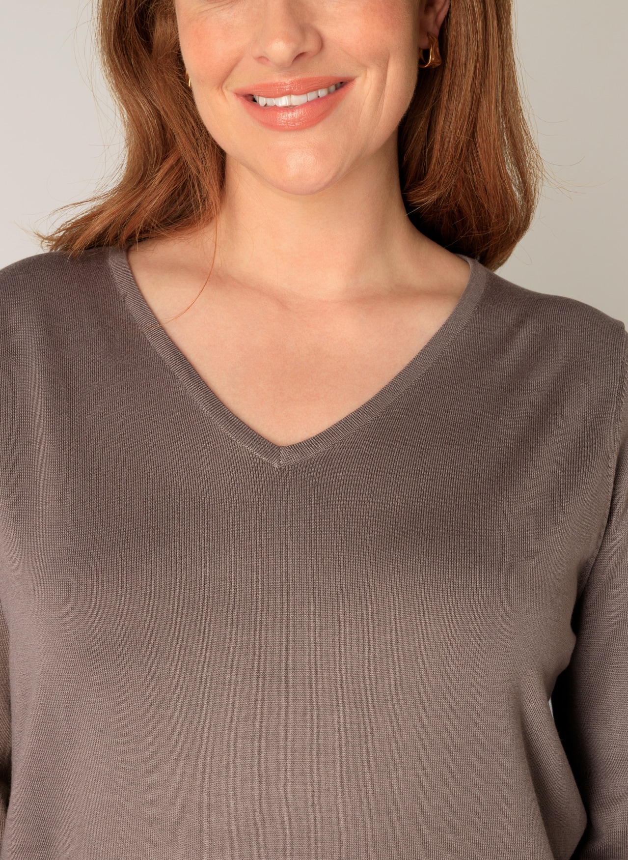 Base Level Curvy V-Ausschnitt-Pullover mit V-Ausschnitt