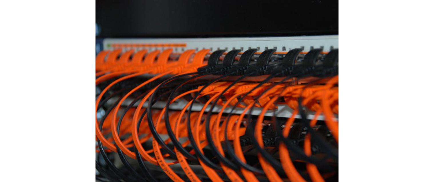 Slimpatchkabel RJ-45 - RJ-45, Cat 6, U/FTP, 0.15 m, GrünGeschirmtes Cat 6 Twisted-Pair-Kabel (U/FTP) mit Klinkenschutz