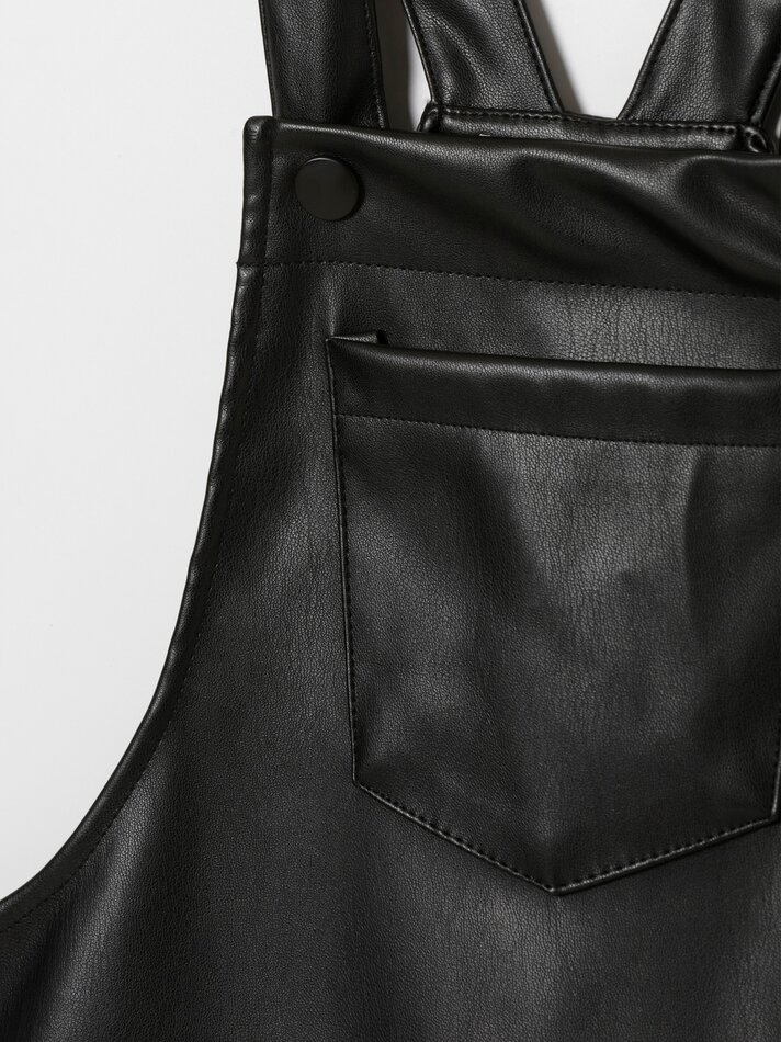 Vestido avental com efeito de couro - Preto