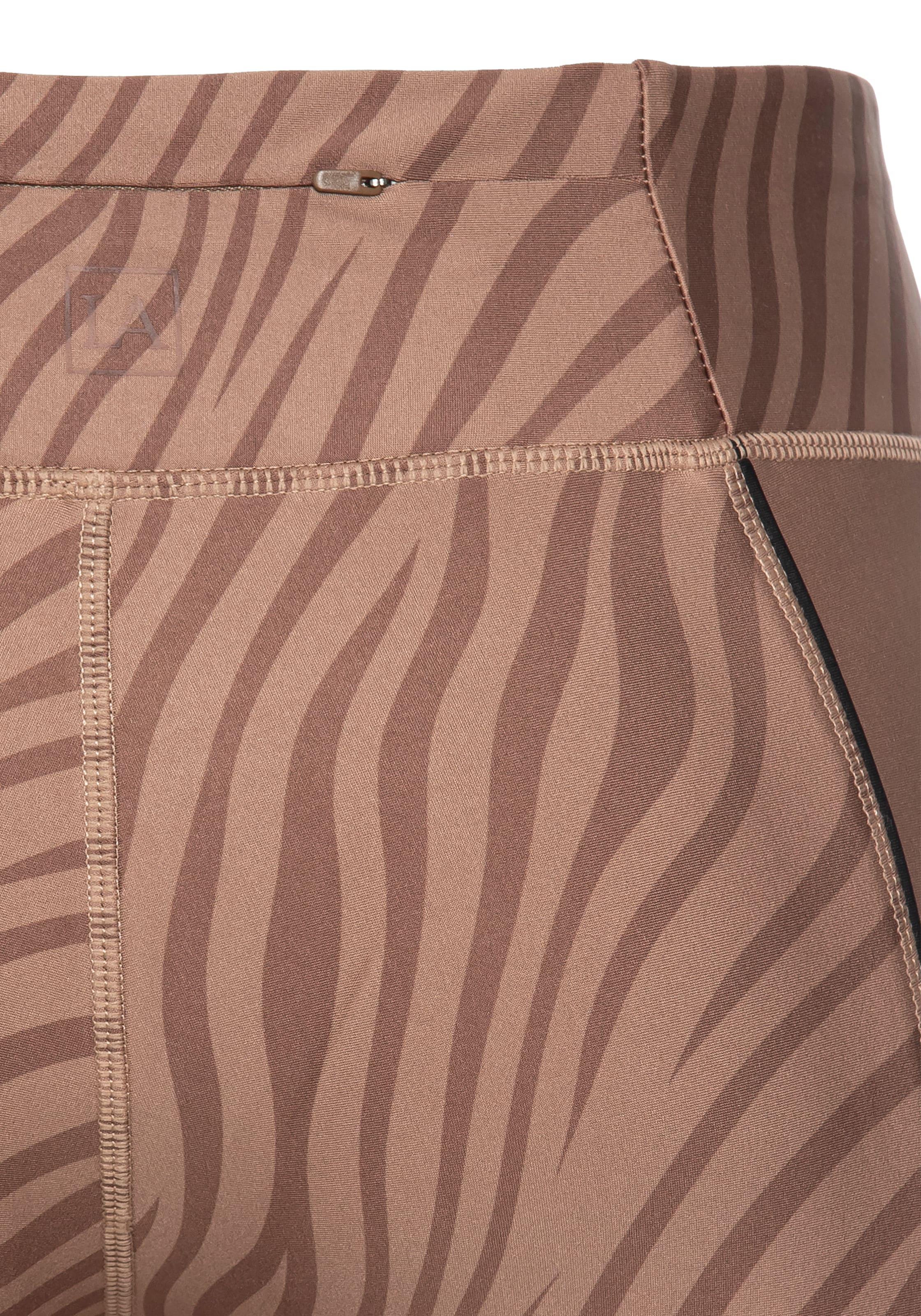LASCANA ACTIVE Shorts  Sportshorts mit dezentem Zebramuster