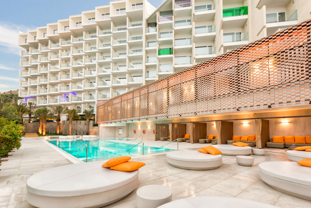 Fly & Go Higueron Hotel Malaga, Curio Collection by Hilton Logies - Hotel