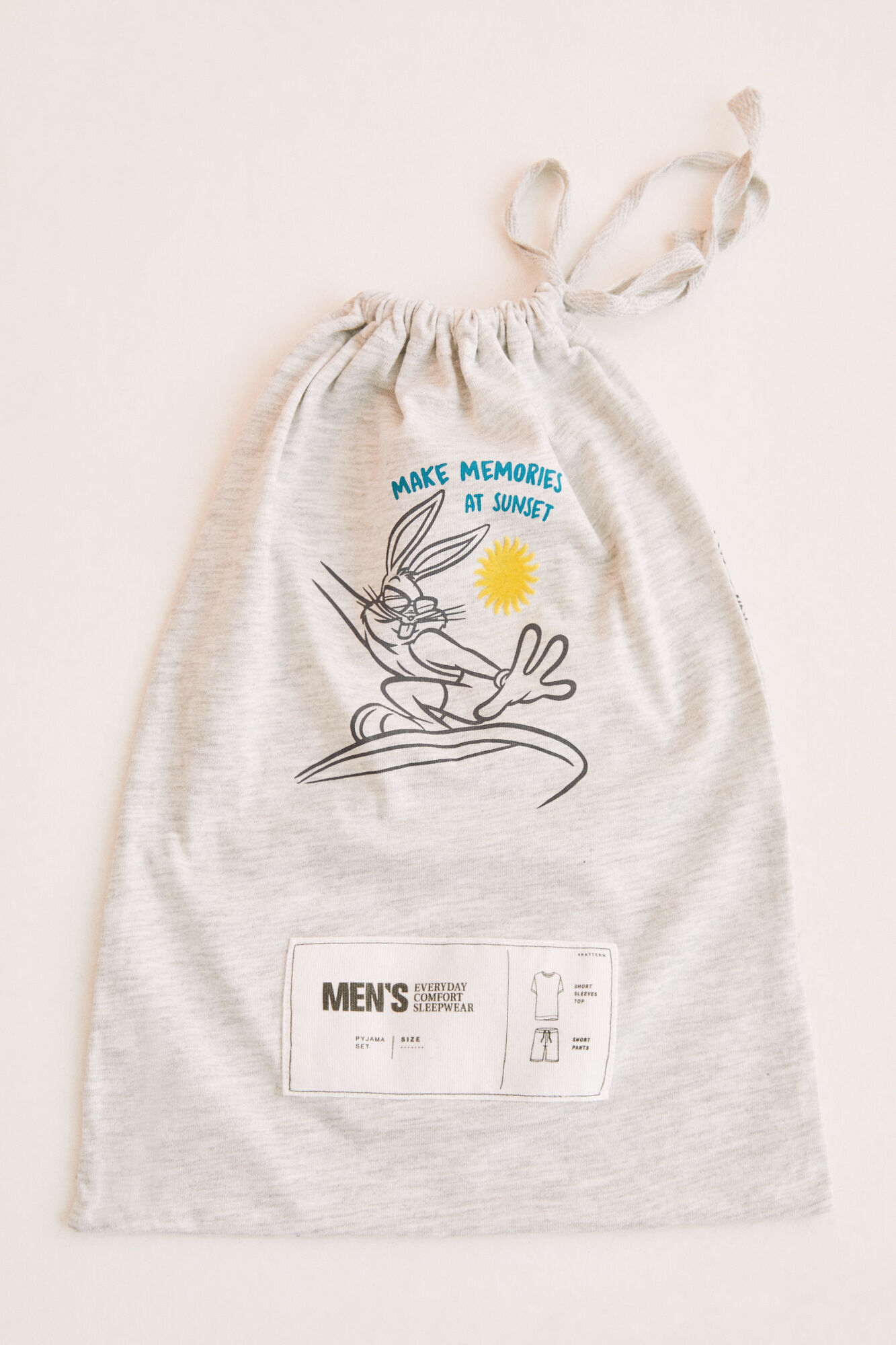 Pijama curto masculino 100% algodão com estampa do Pernalonga - cinza