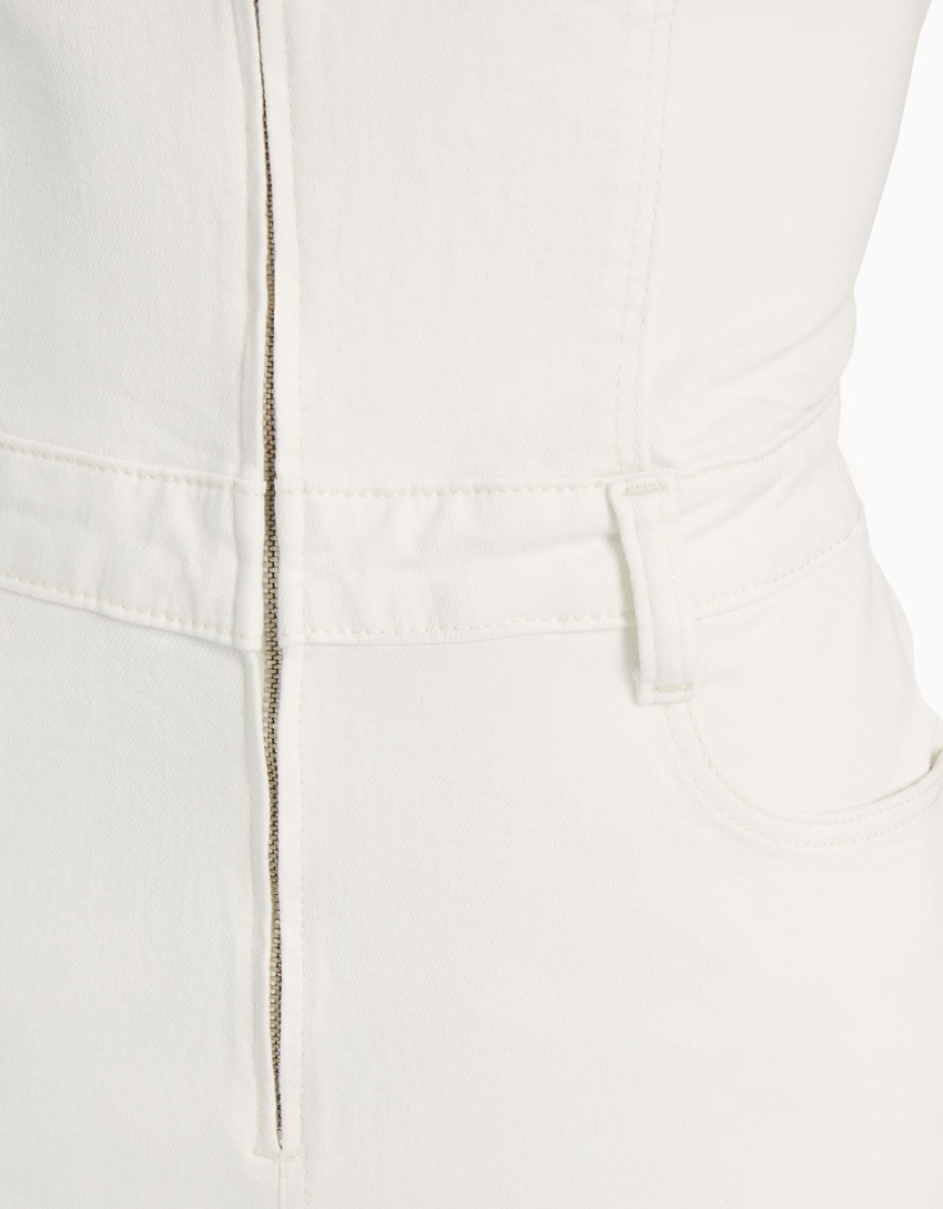 Macacão jeans com zíper