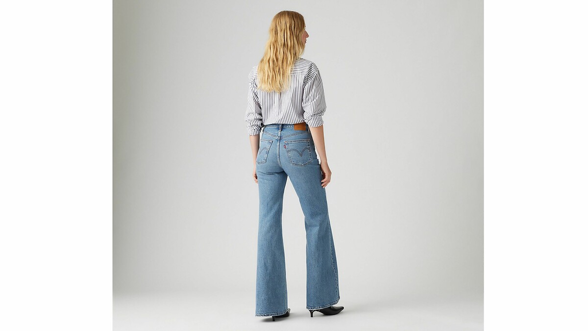 Calças jeans Levi's com sinos na caixa torácica