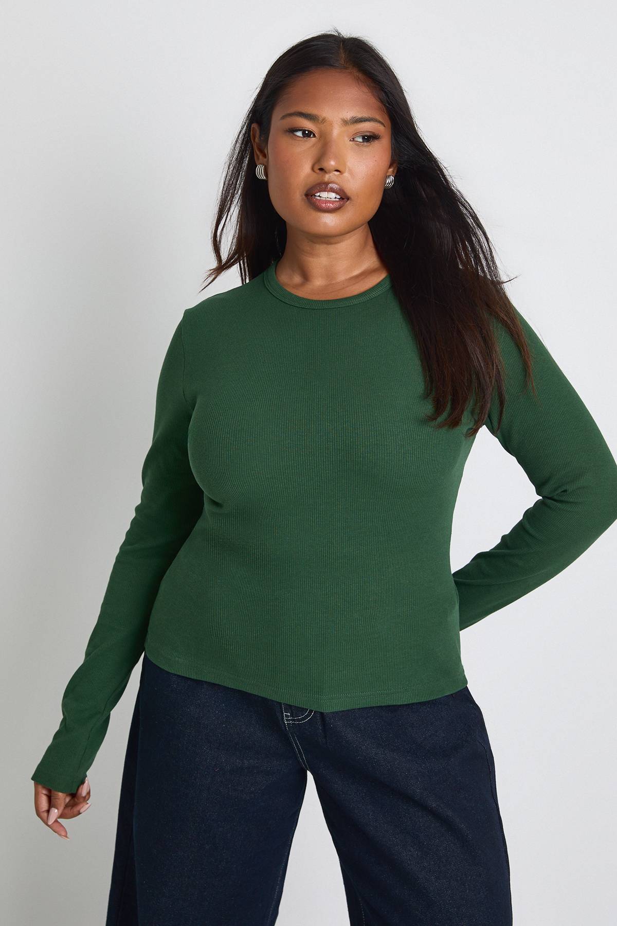 boohoo Haut long ajusté à manches longues en côtes Plus Basic