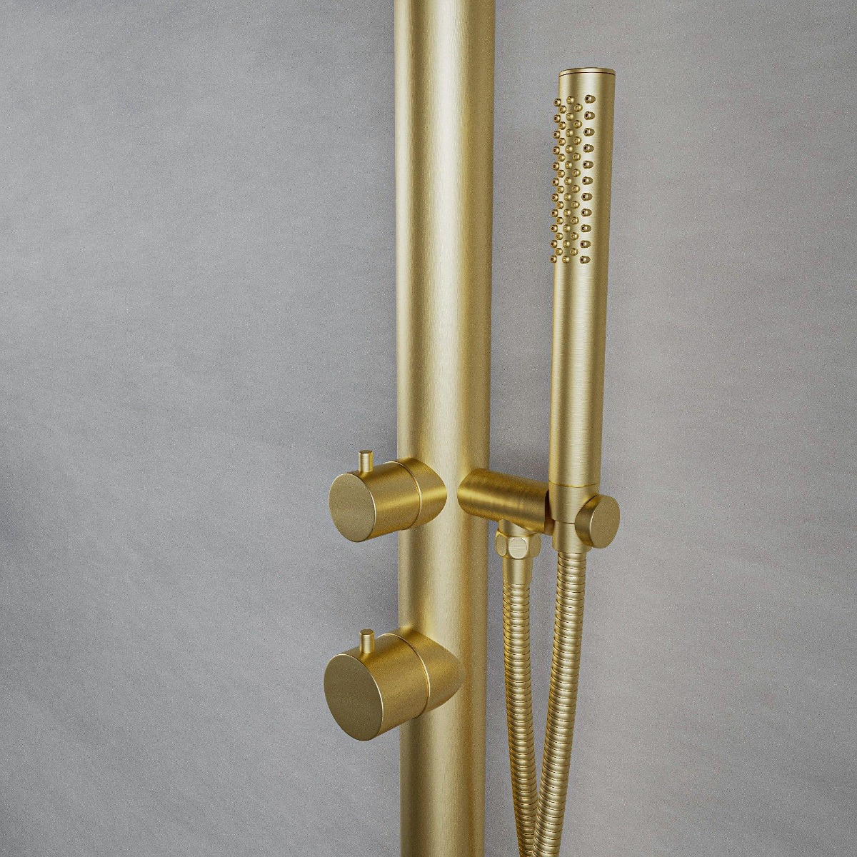 FortiFura Outdoor Deluxe vrijstaande buitendouche met handdouche geborsteld messing