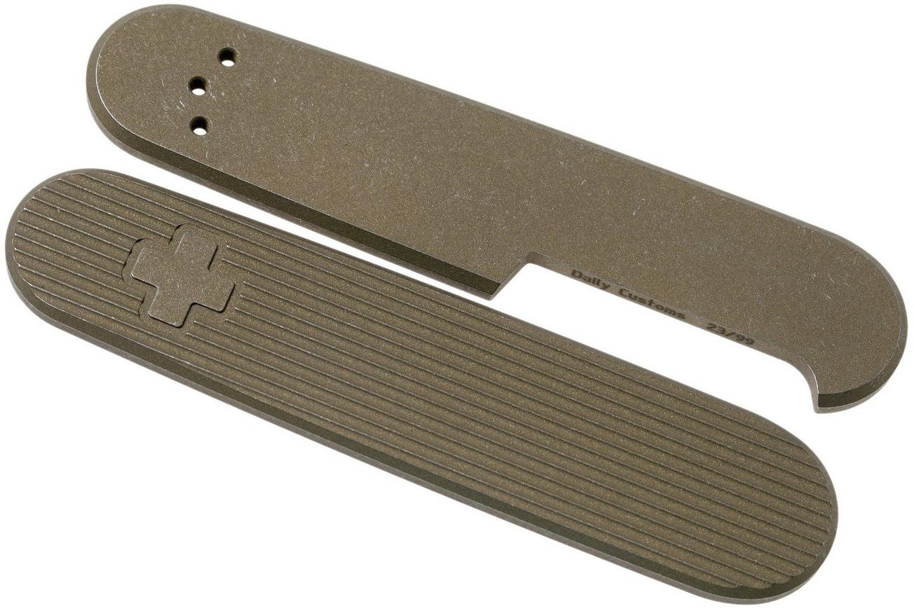 Daily Customs 91.2 Pinstripes Pattern, Rusty Titanium P10009394 Victorinox greepschalen