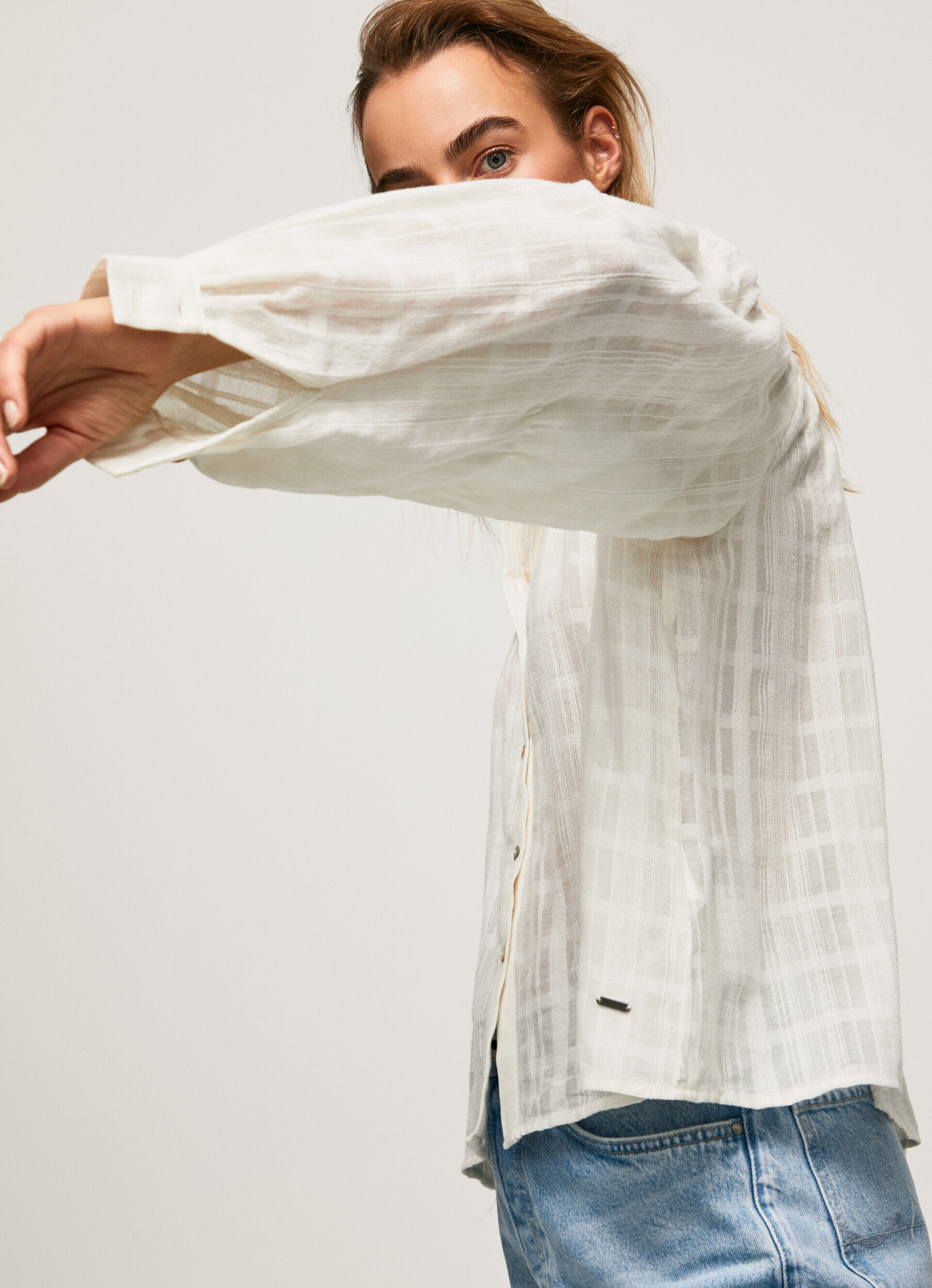 Blusa de algodão dobby com gola mao - branco mousse