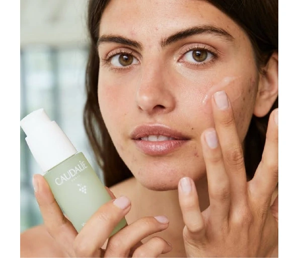 CAUDALIE Vinopure Blemish Control Salicylic Serum