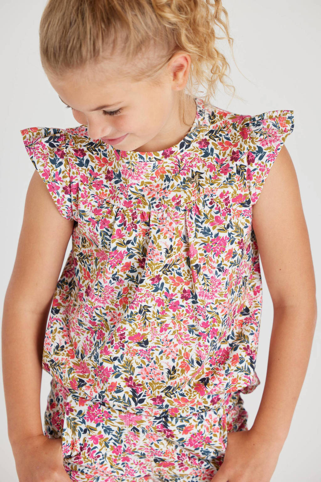 Chaos-and-Order T-shirt Nelly met all over print multi