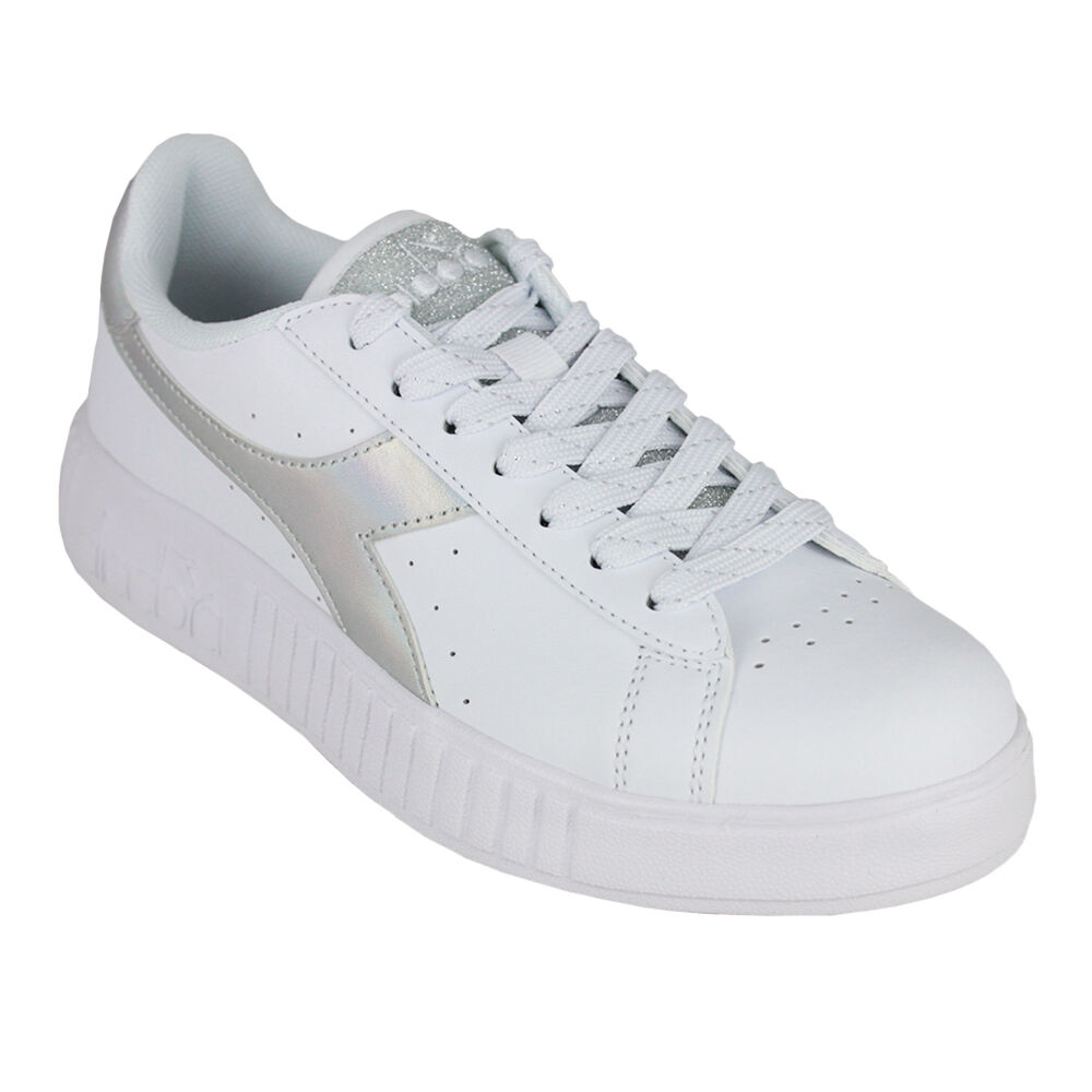 Zapatillas Diadora Game Step Shiny 101.174366 01 C6103 Branco/prata