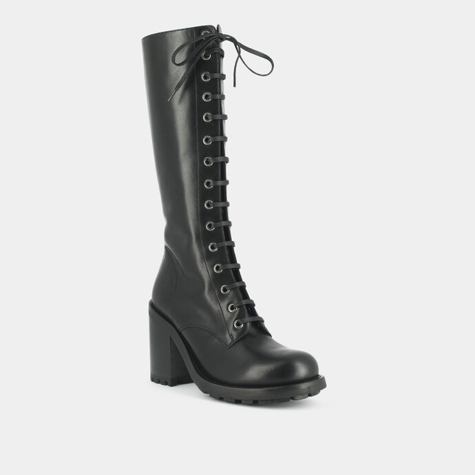 Bottes à talons et laçages  en cuir noir