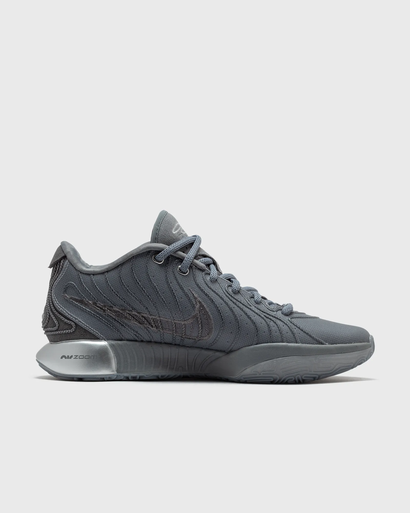 Nike LEBRON XXI