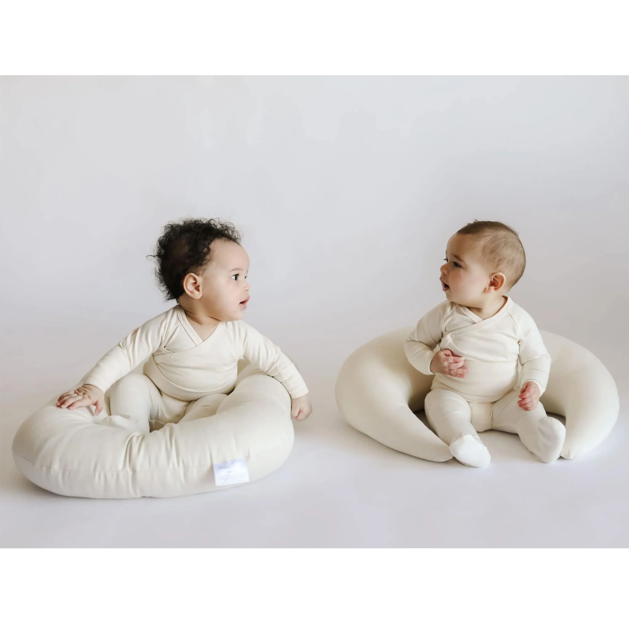 Snuggle me Coussin Organique Bare Snuggle Me - Naturel