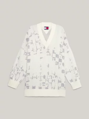 Suéter oversized com decote em V e logo em entalhe