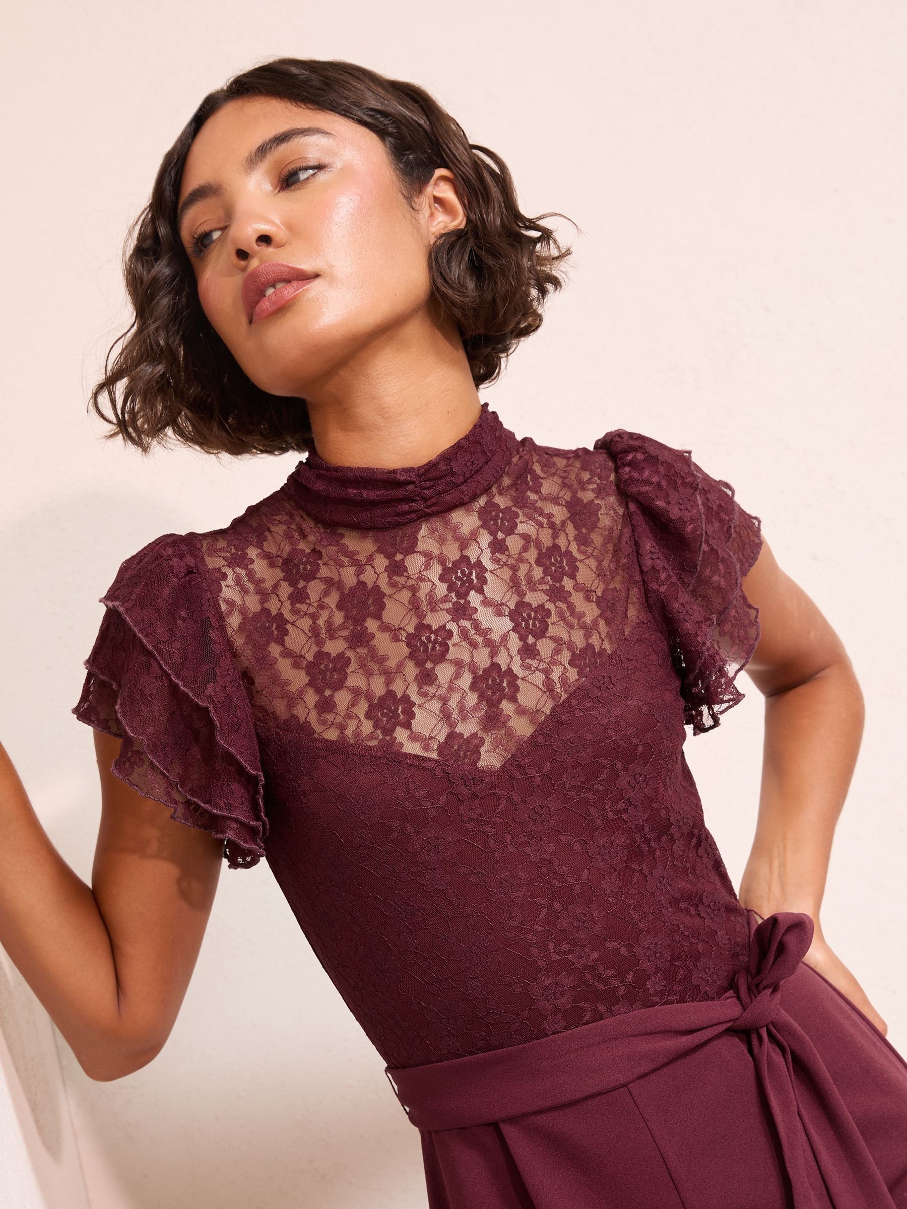 Paars - Friends Like These jumpsuit van kant en scubamix met ruches aan de mouwen