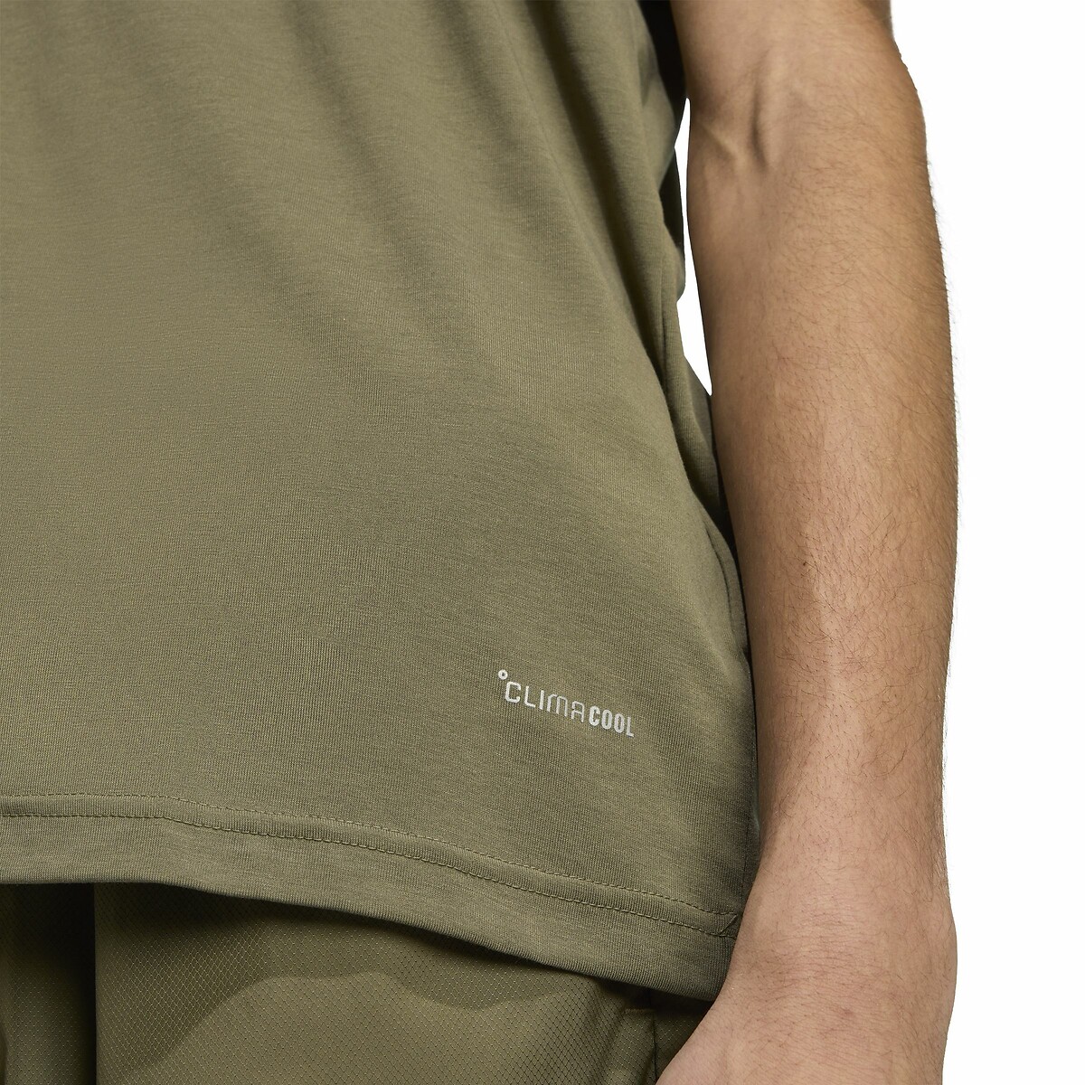 ADIDAS ROUPAS ESPORTIVAS<br>Camiseta de manga curta com estampa