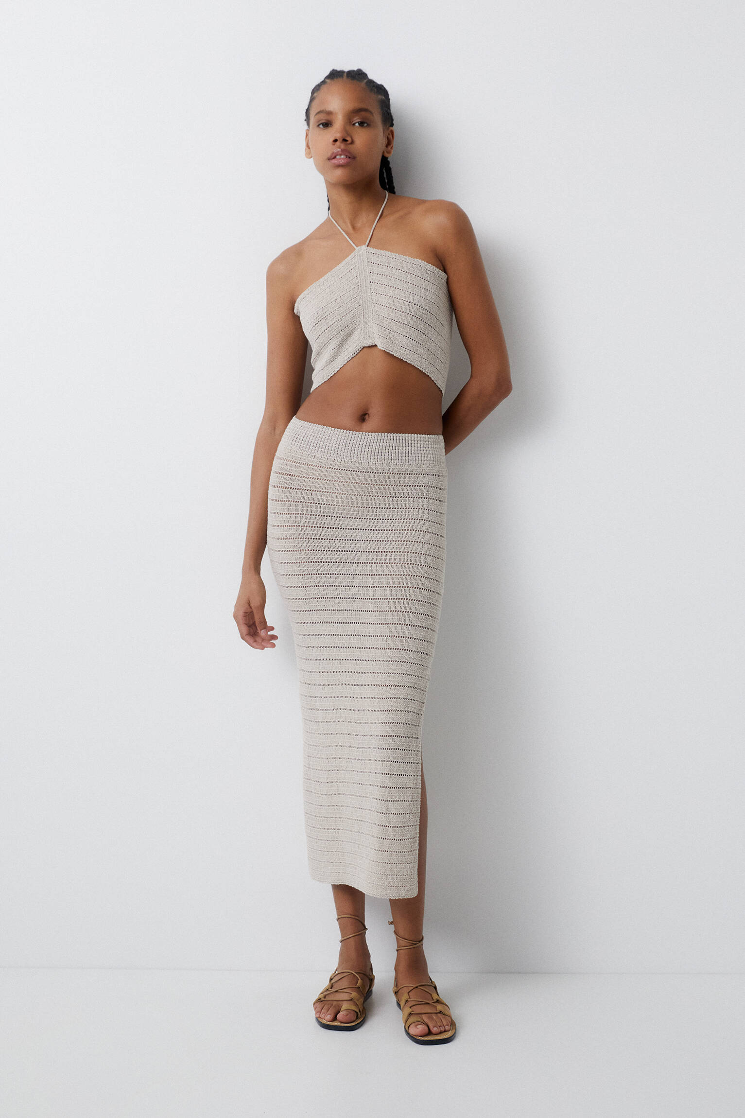 Top cropped de crochê com alças no pescoço - corda