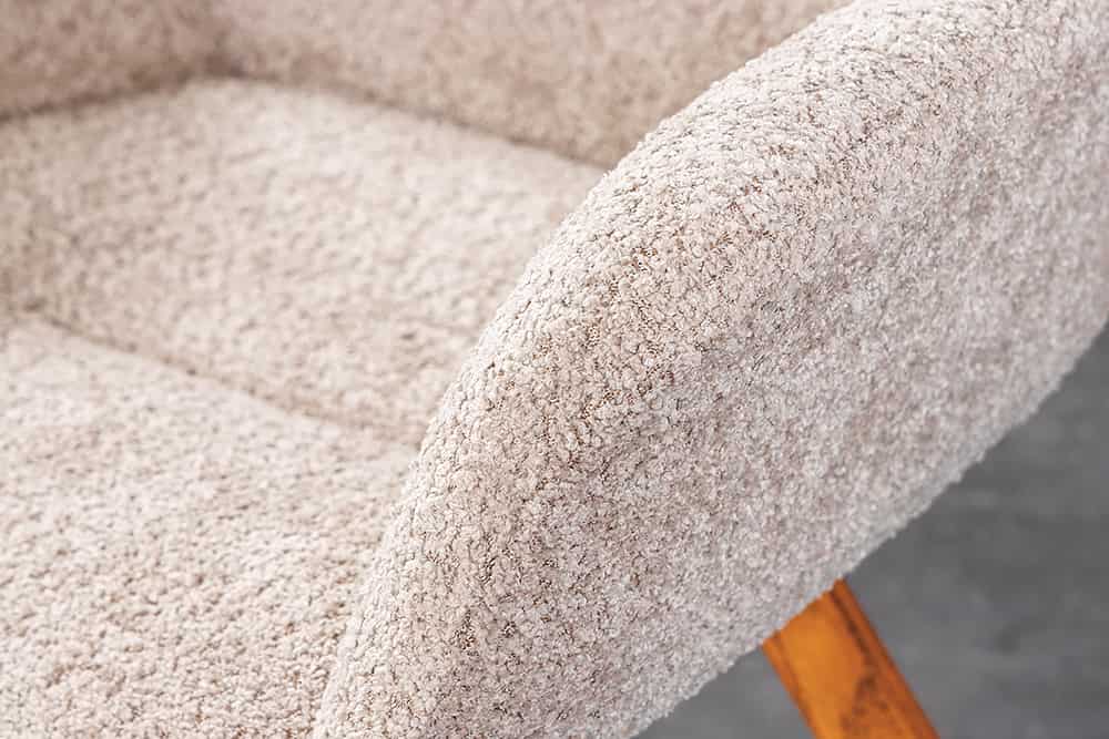 Drehbarer Design Stuhl BALTIC beige Bouclé natur Eiche Massivholz-Beine mit Armlehne