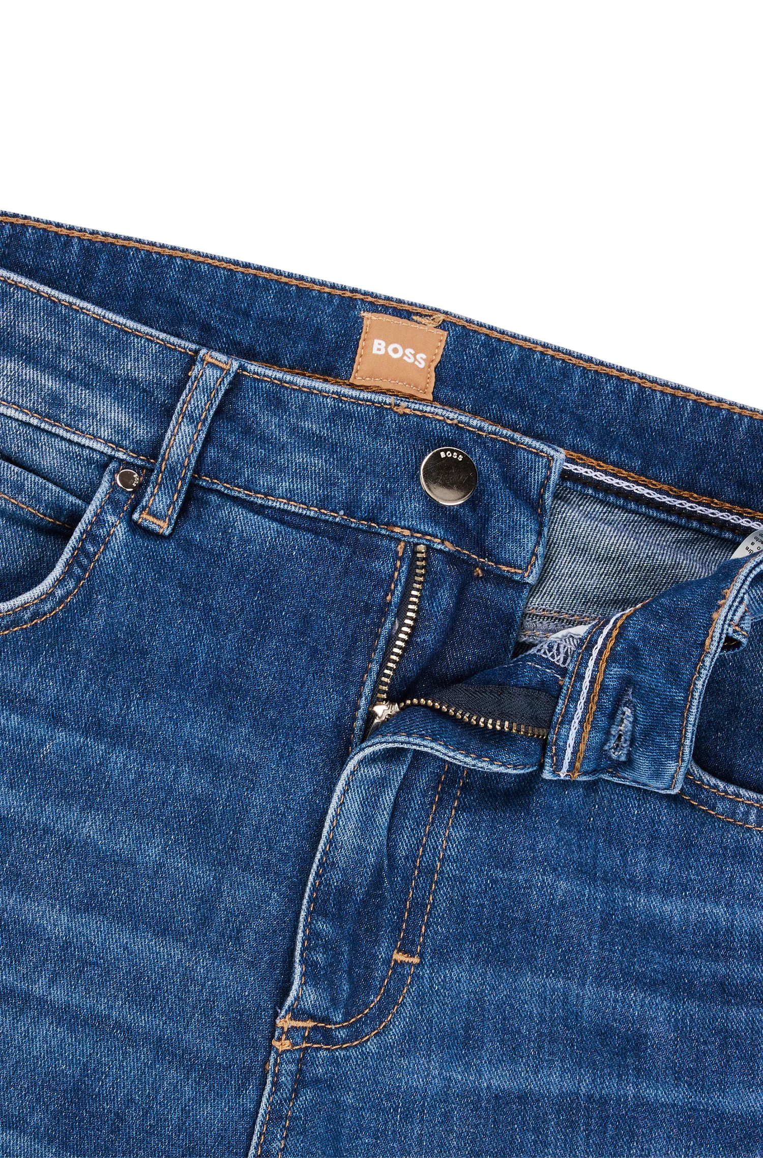 Calça jeans BOSS preta, corte slim, em denim italiano azul com toque de cashmere.