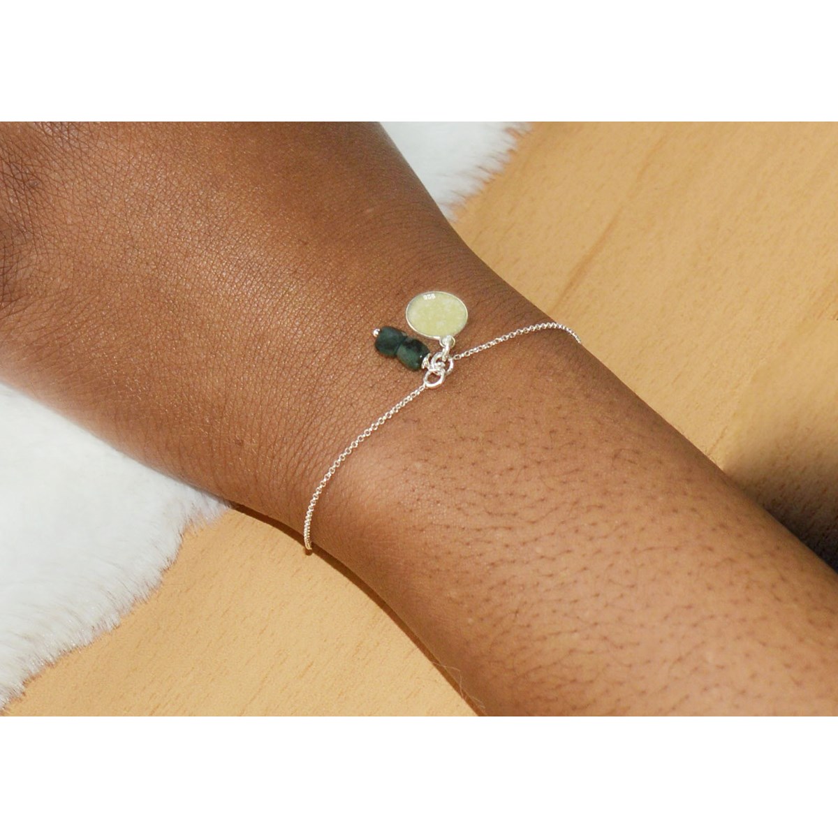 Bracelet chaînette & perle d 'émeuraude  en argent 925