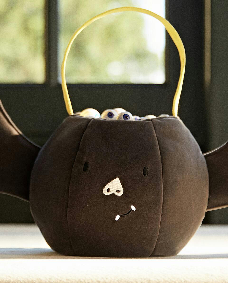 SACOLA DE DOCES DE MORCEGO PARA CRIANÇAS NO HALLOWEEN