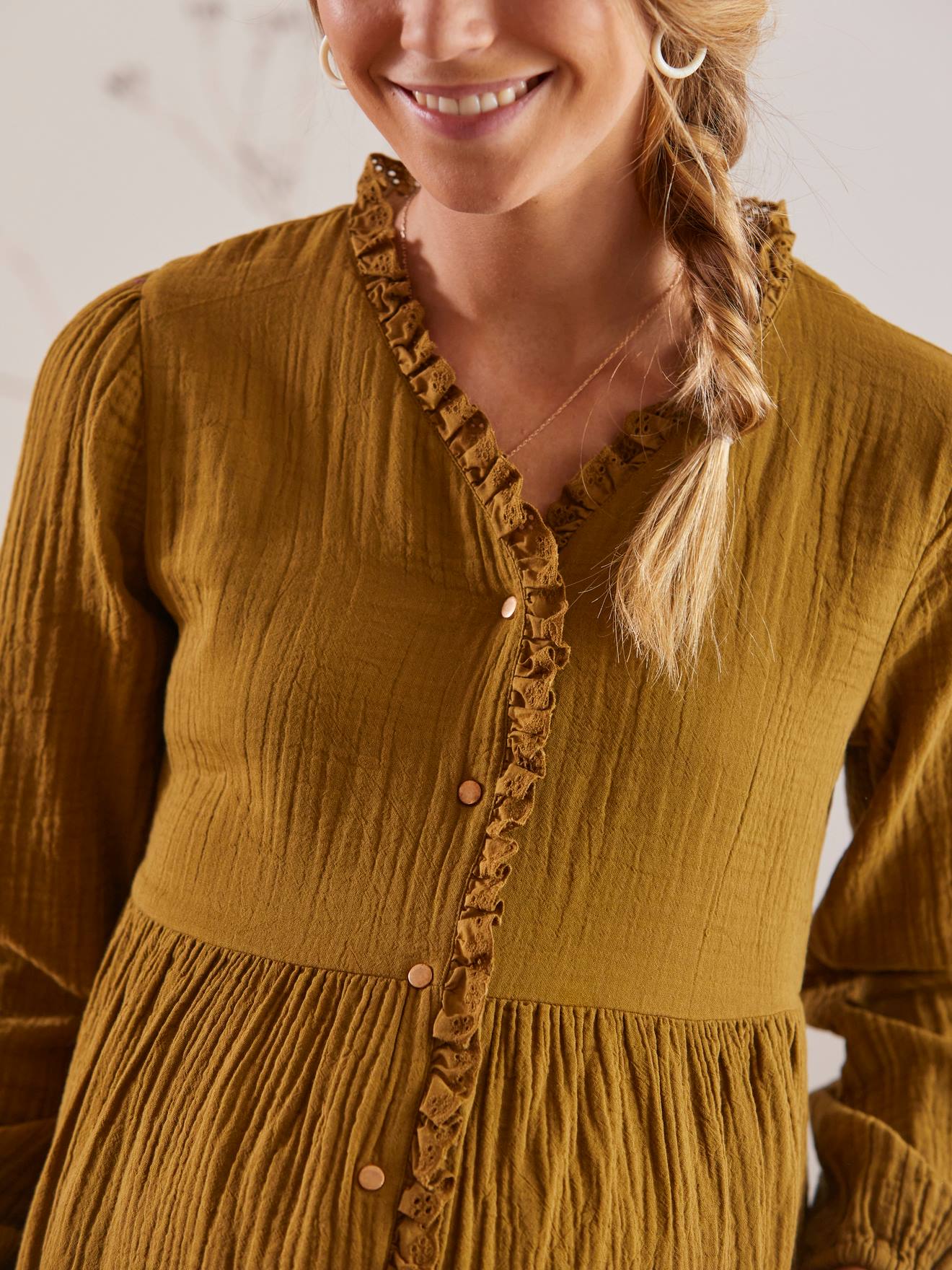 Blusa lisa de chiffon de algodão preto escuro para gestantes e lactantes.