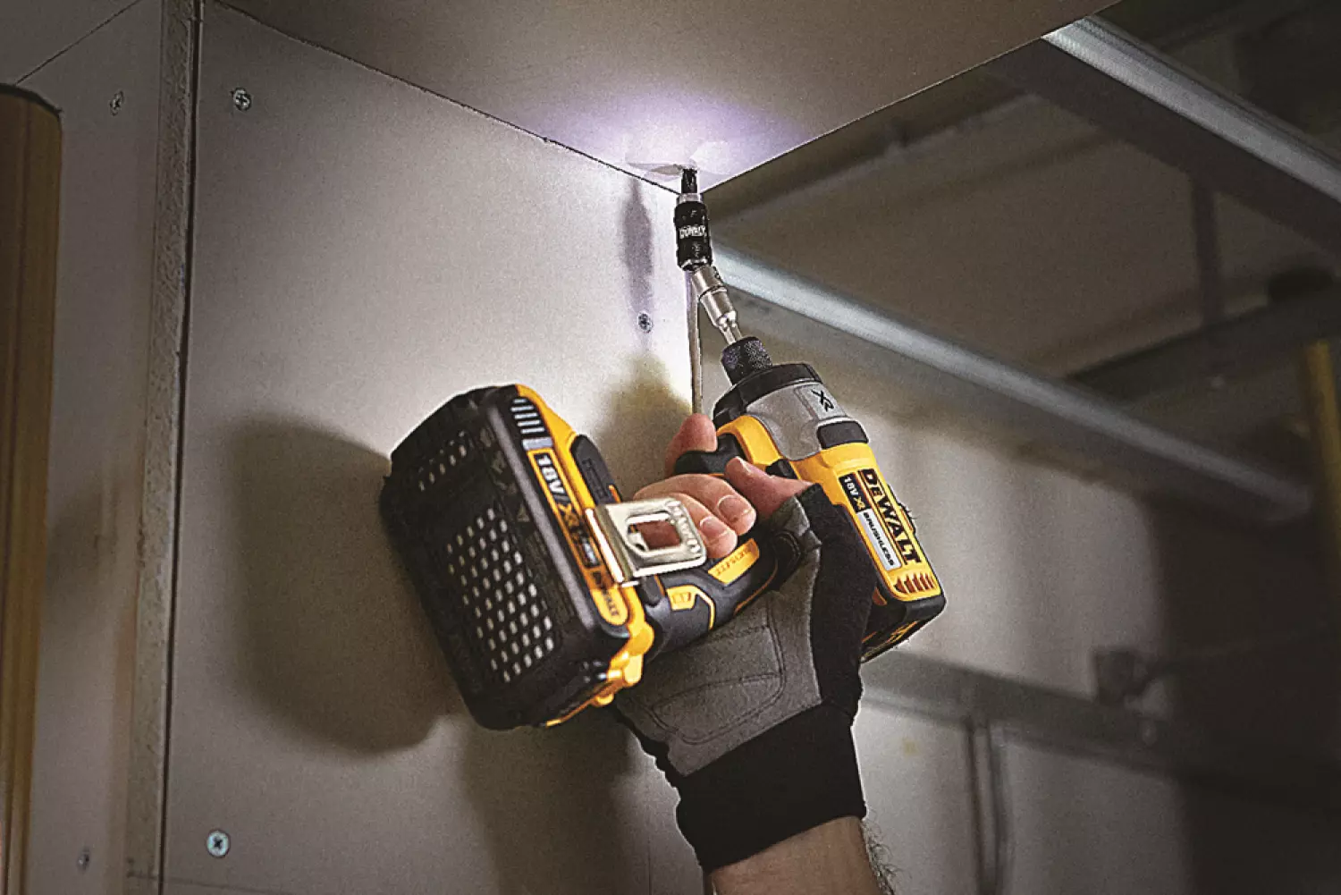DeWALT DT70518T 10-delige impact Torsion bitset met zwenkbare bit tip houder