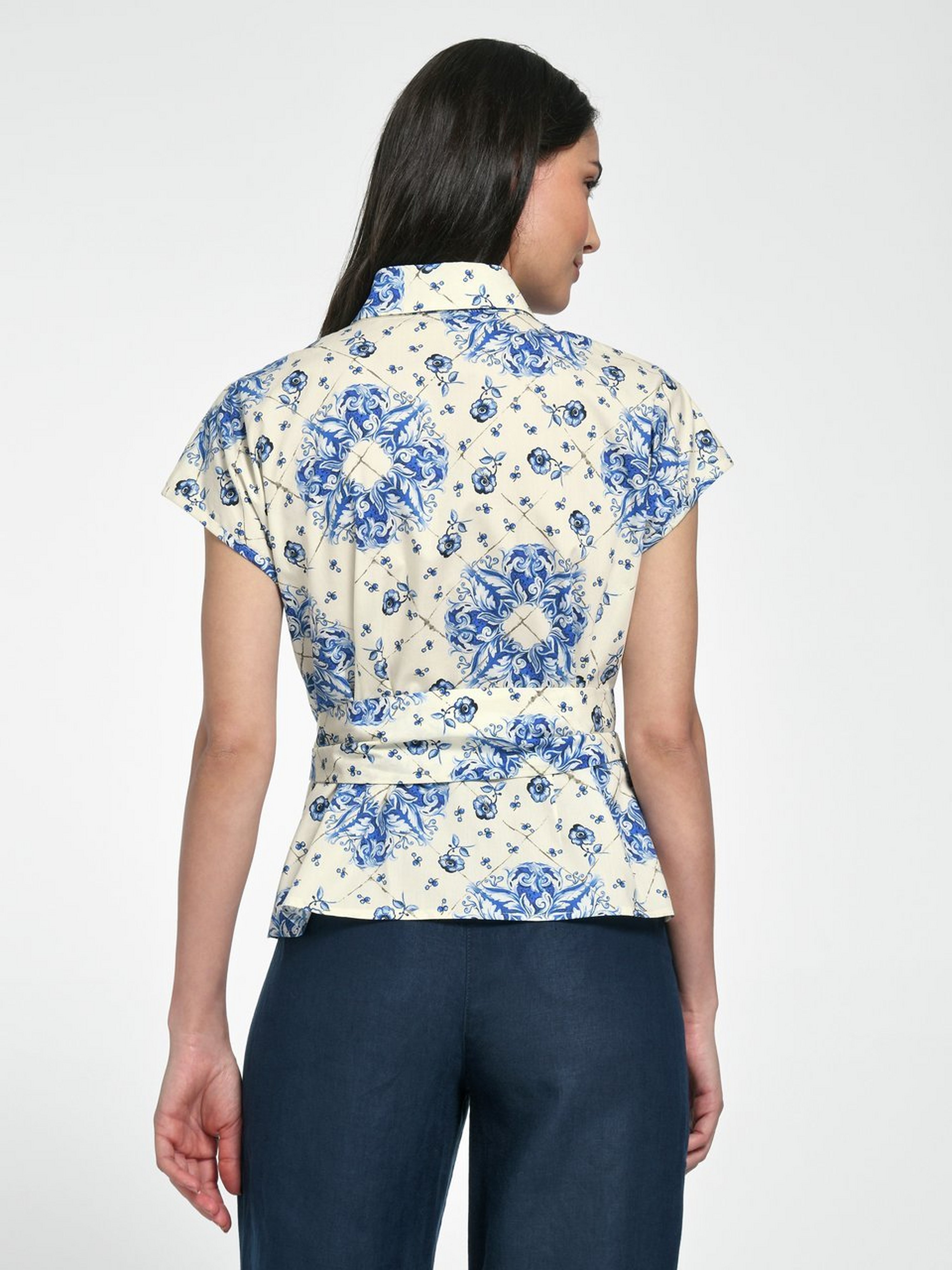 Bluse mit überschnittener Schulter