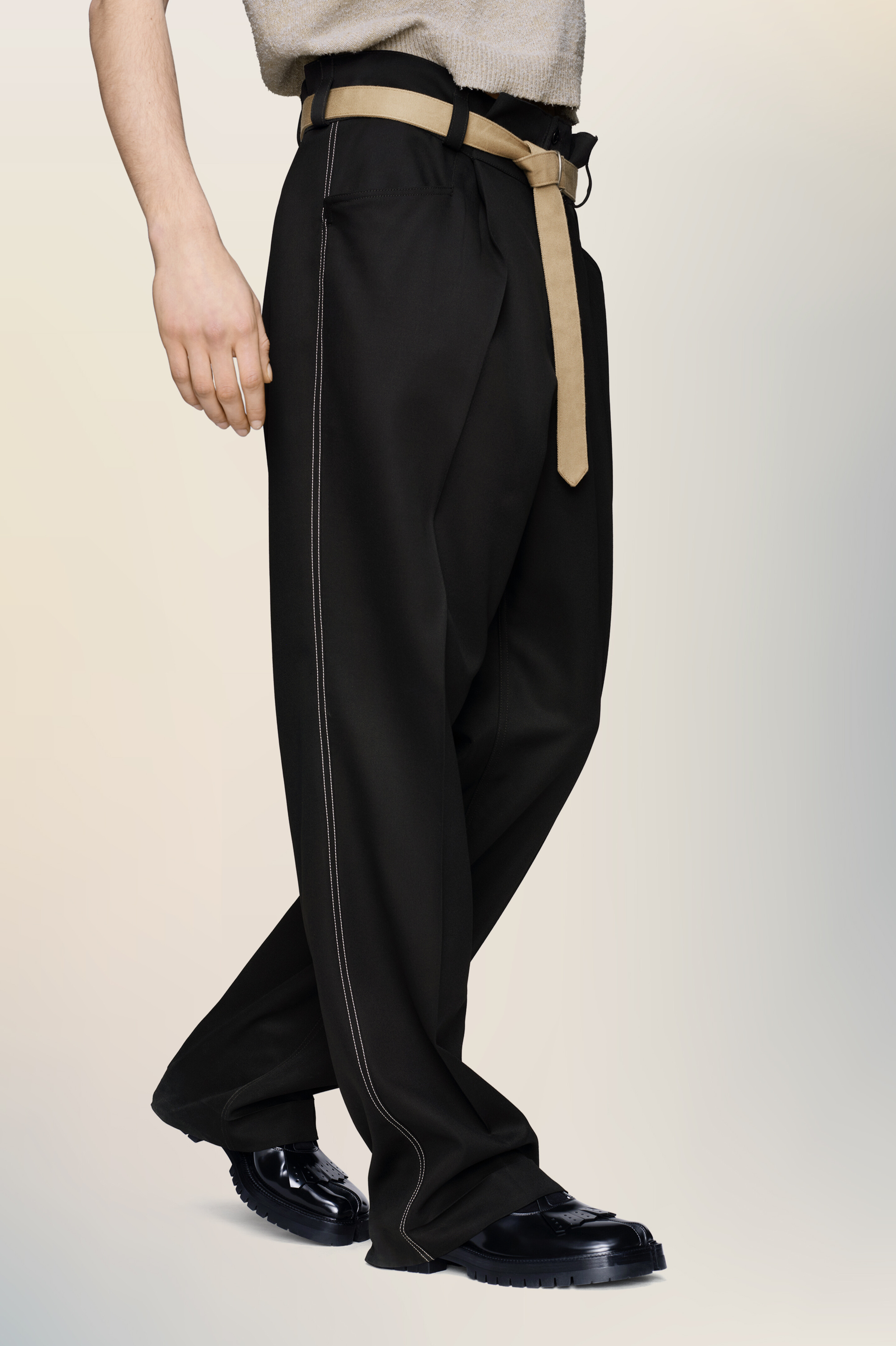 Pantalon en laine minimal noir pour homme