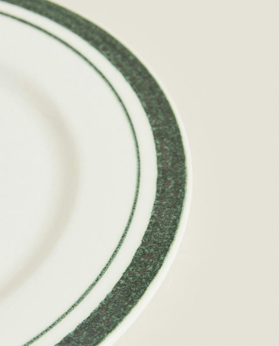 Conjunto de louça listrada