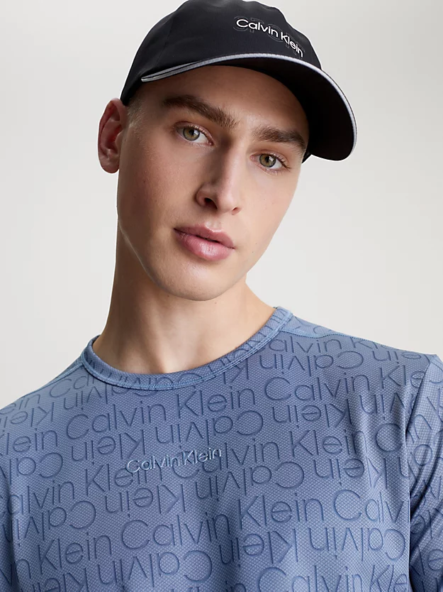 Camiseta de ginástica com logotipo