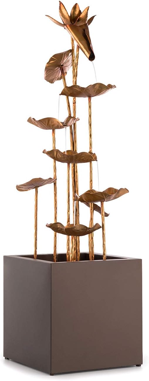 blumfeldt Golden Orchid Gartenbrunnen - stetiger Wasserumlauf mit Loopflow Concept, Pumpe mit 5 Watt, 7 kg, Schutzart: IPX8, Material: Zinkmetall, für drinnen und draußen, Messing-Optik