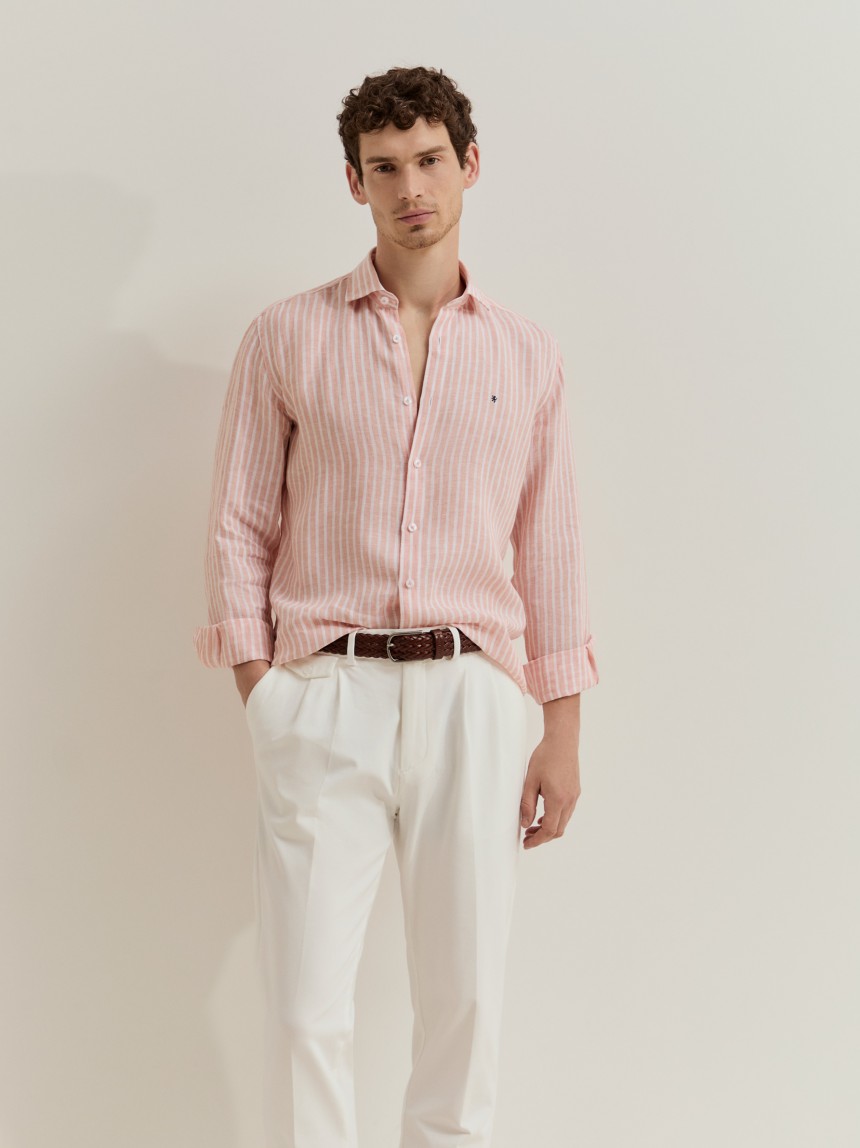 Camisa slim fit em linho às riscas