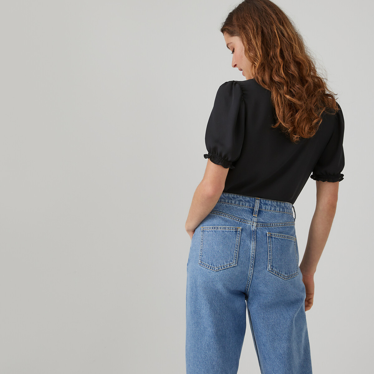 COLEÇÃO LA REDOUTE<br>Blusa com decote em V e mangas curtas