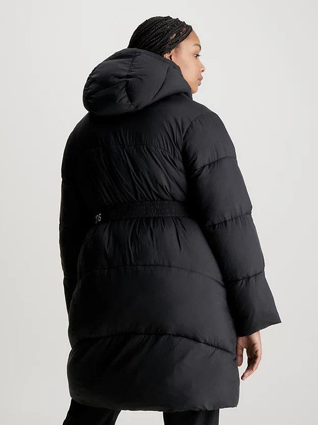 Jaqueta de plumas plus size com cinto