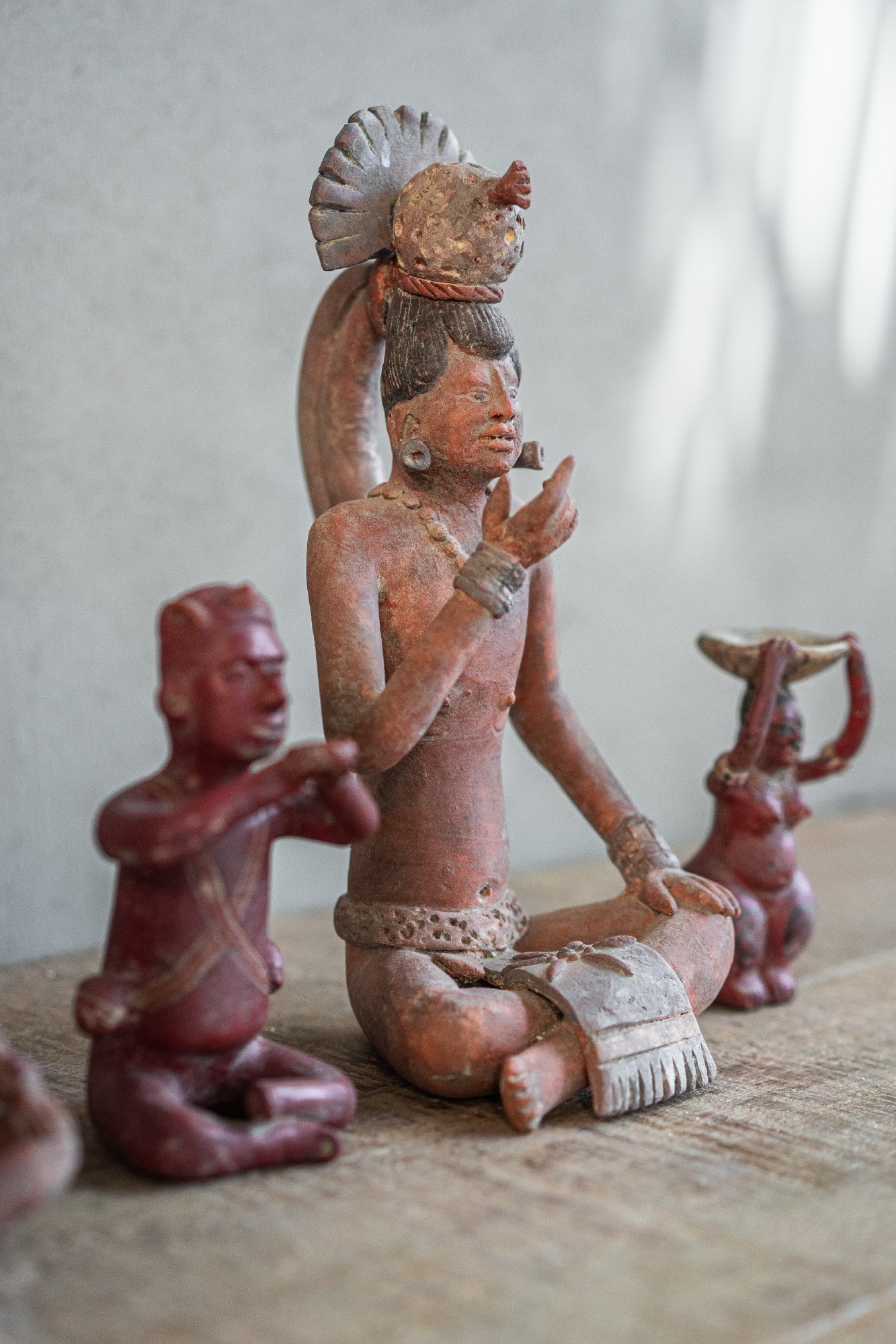 Terrakotta-Figur 'Maya', IV, sitzend, handbemalt, L 12 cm, B 12 cm, H 26 cm von fischer's lagerhaus