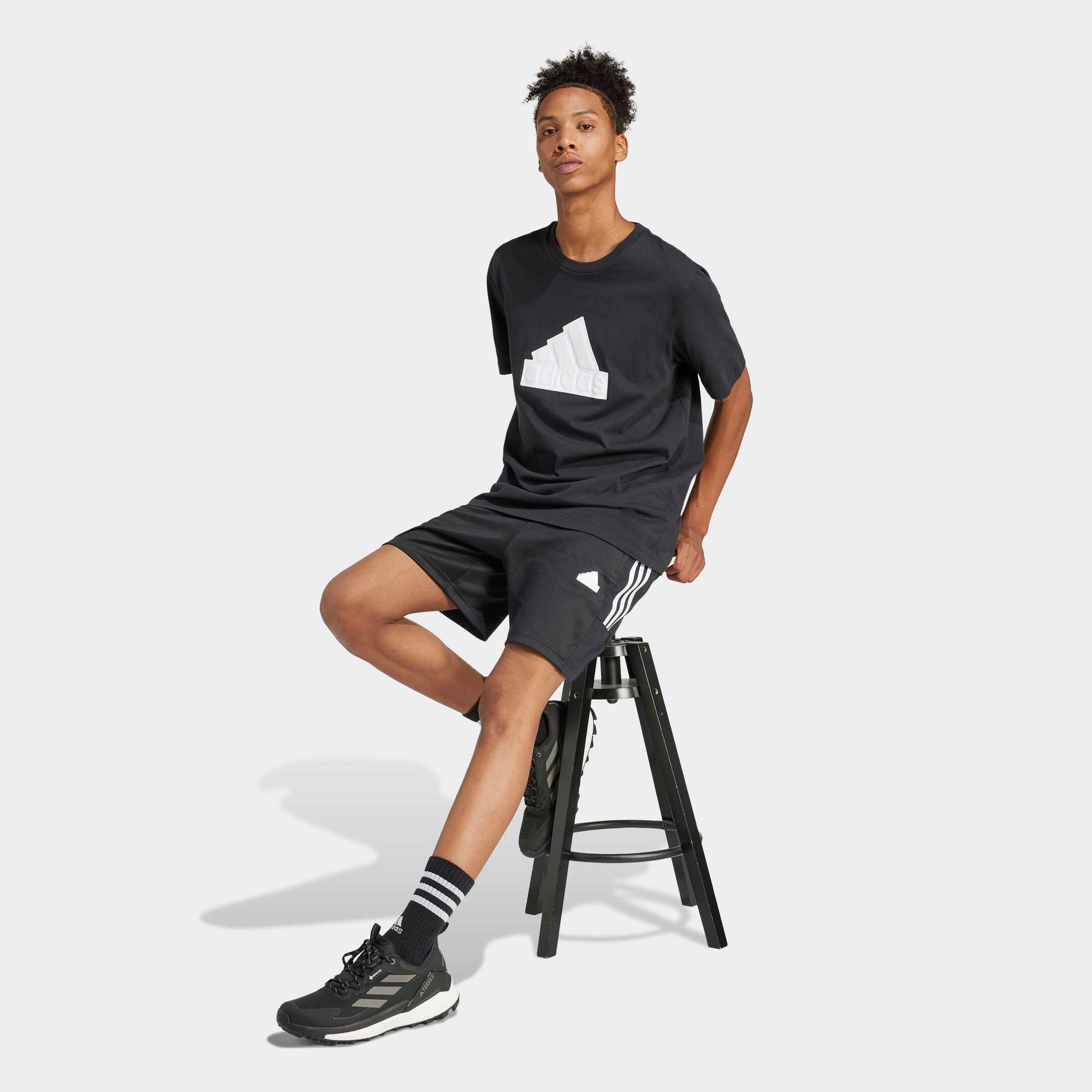 adidas Sportswear Shorts »M TIRO SHO Q1«  Trainingsshorts mit Logo, Druckknopftasche