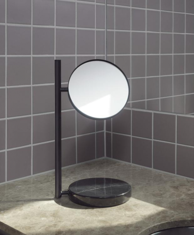 Normann Copenhagen Pose spiegel white tafelspiegel