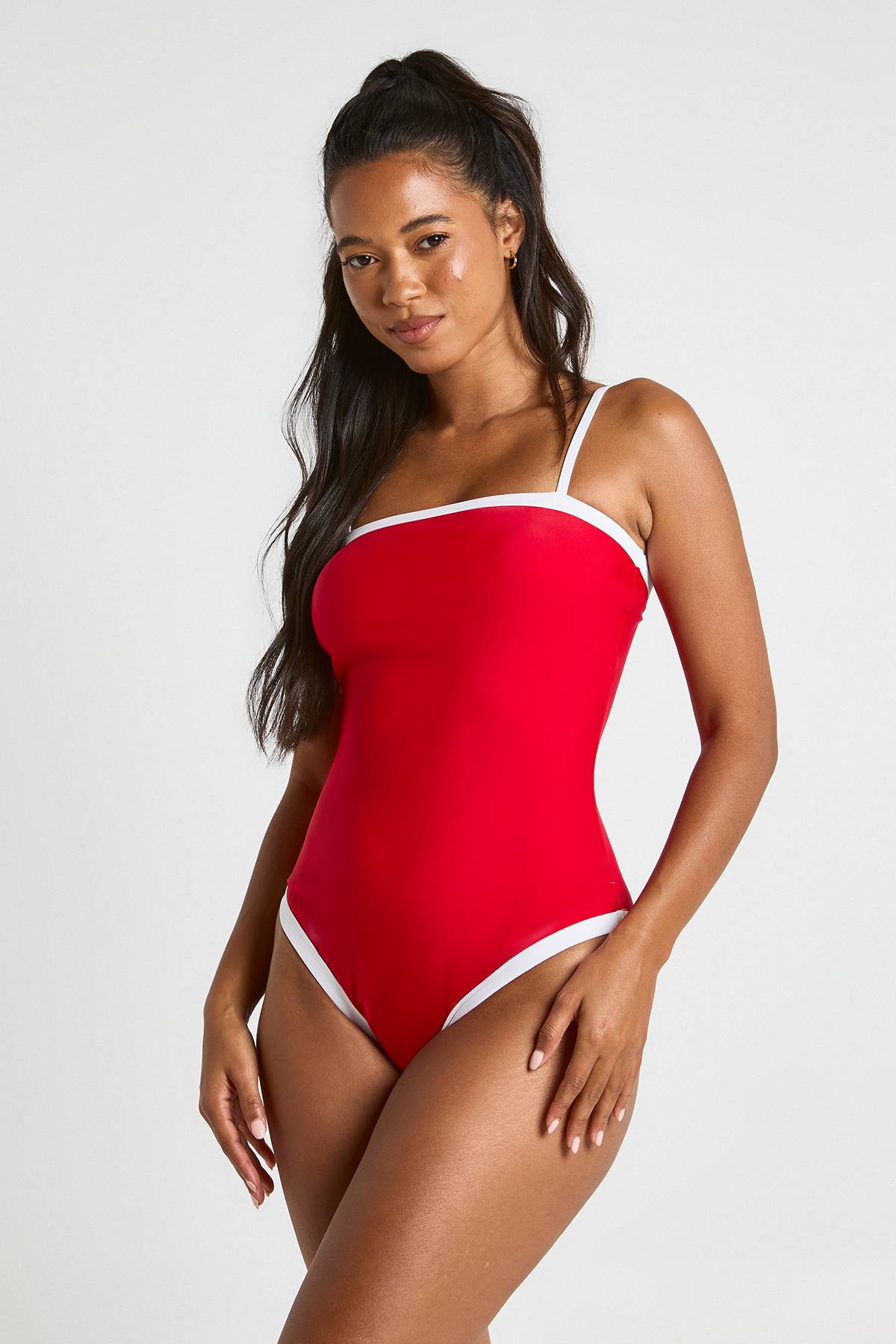 boohoo Maillot De Bain À Encolure Carrée Avec Effet Ventre Plat Et Détails Contrastés