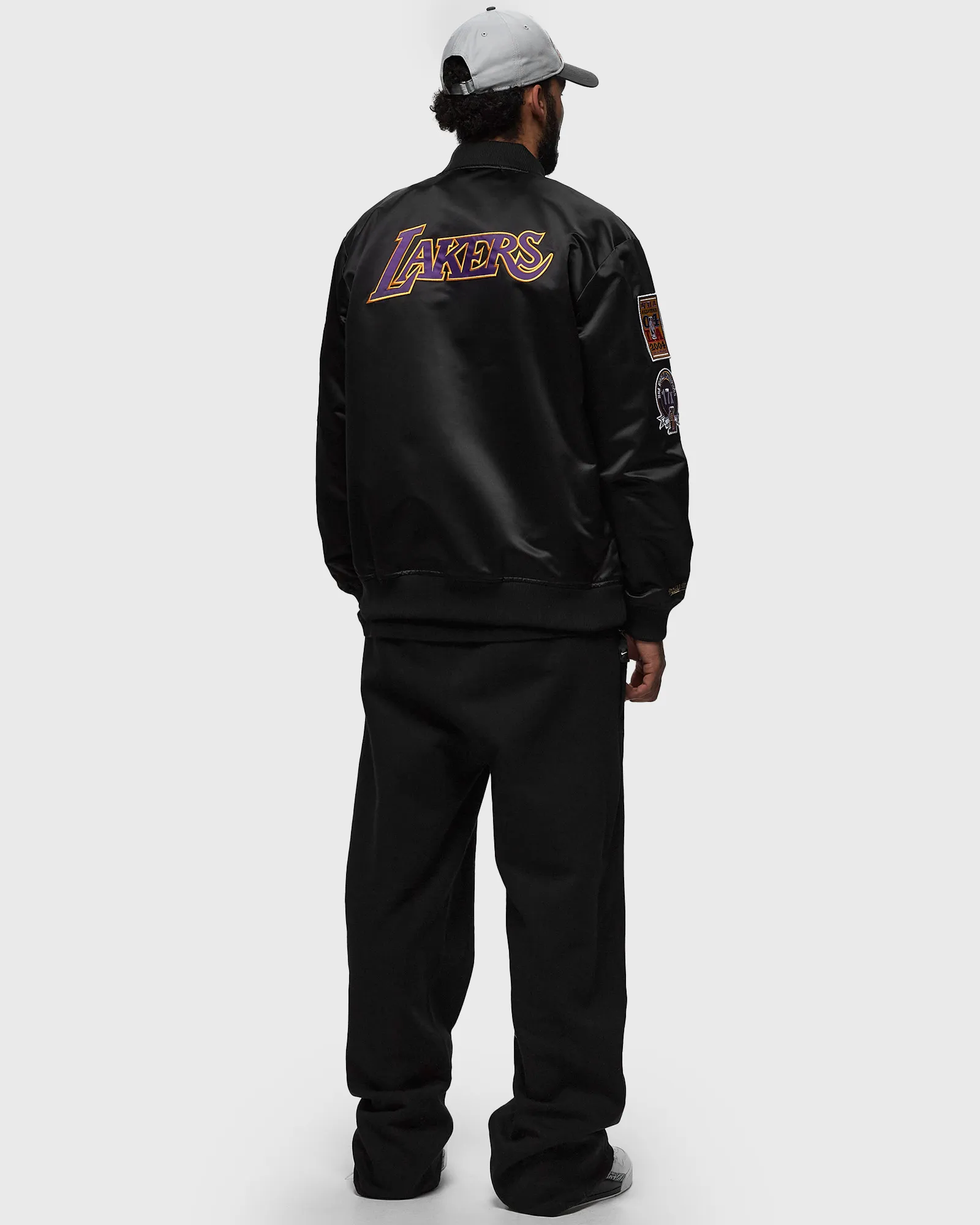 Mitchell & Ness NBA LIGHTWEIGHT SATIN BOMBER VINTAGE LOGO LOS ANGELES LAKERS