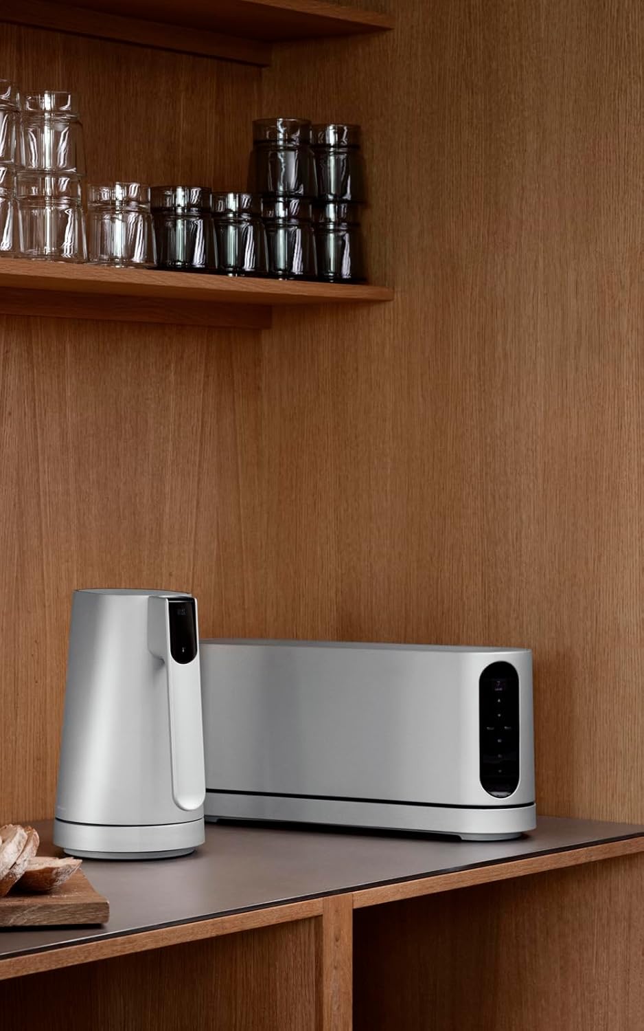 Jacob Jensen Elektrischer Wasserkocher mit Temperatureinstellung von 70°C bis 100°C, Warmhaltefunktion, Signalton, LED-Display mit Temperaturanzeige & Touch-Bedienung, BPA-Frei, 1,2 Liter, Silber