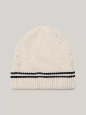 Gorro com bordado de bandeira listrada