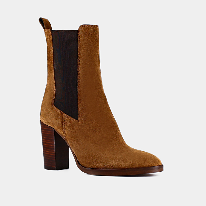 Bottines à bouts pointus et élastiques  en croute cognac