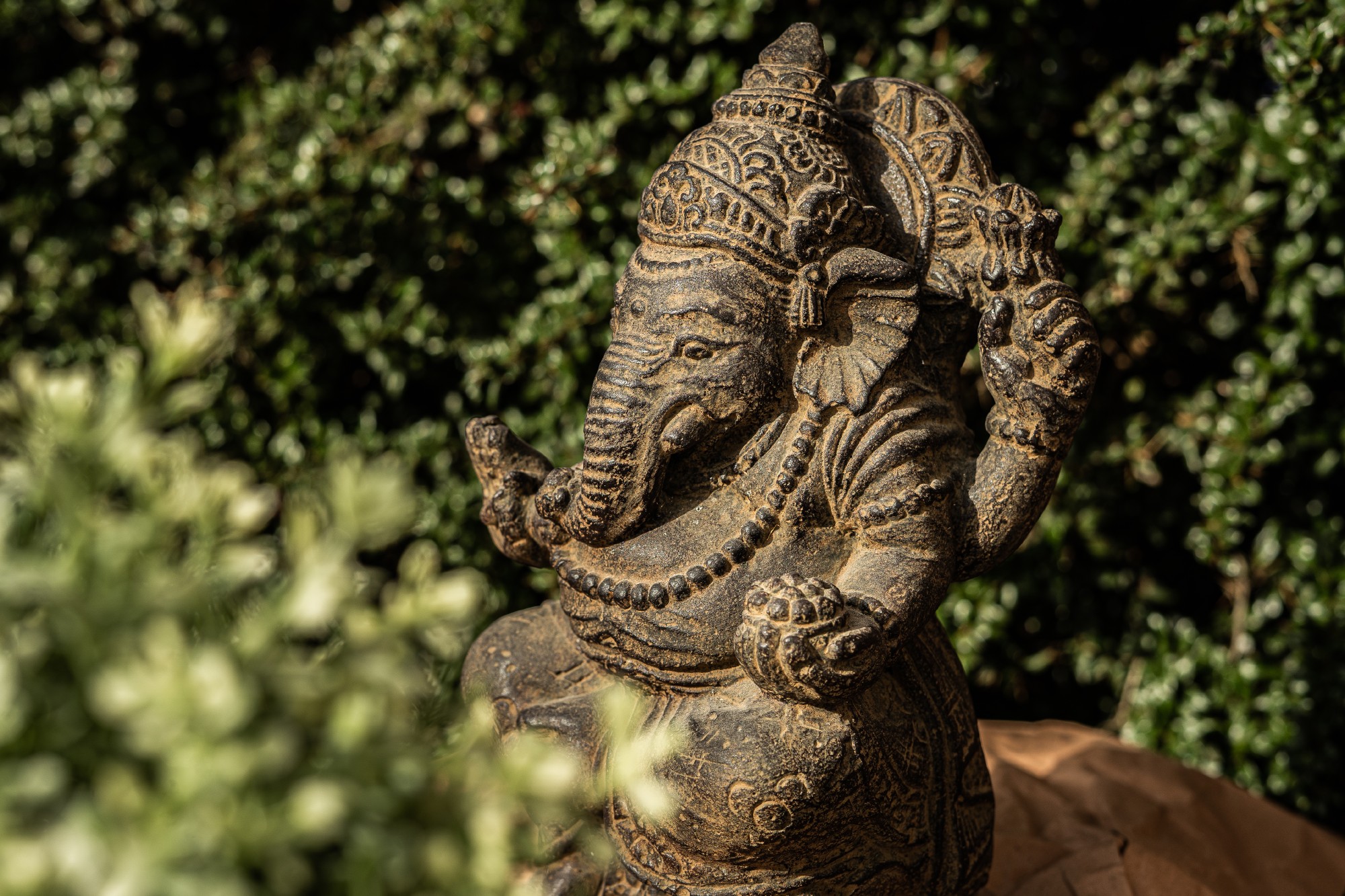 Zement-Statue 'Ganesha sitzend', H 25 cm, B 15 cm, L 12 cm günstig bestellen